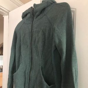 Size 6 lululemon scuba hoodie